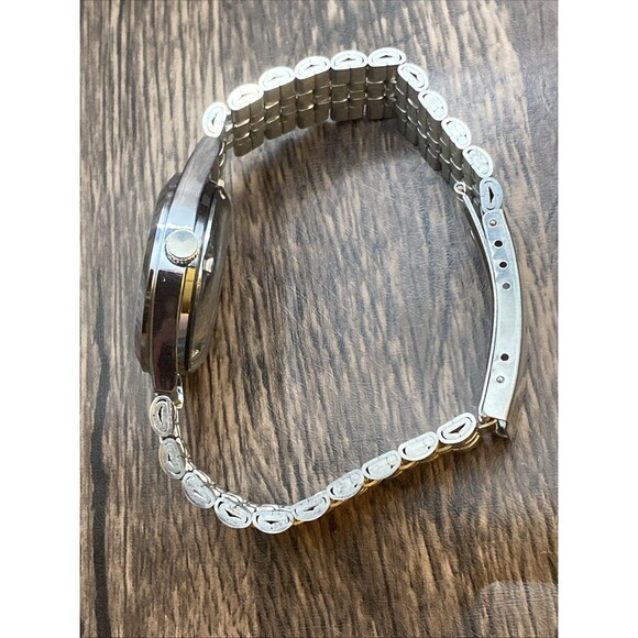 Vintage Seiko 5 Automatic Day Date Mens Watch Red Dial - Picture 8 of 11